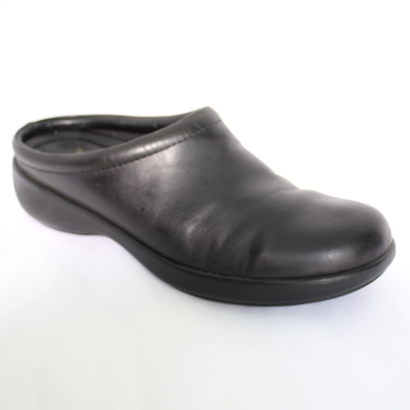 Aravon Women Sz 9.5 Black Leather Slip-On Mules - Picture 2 of 8